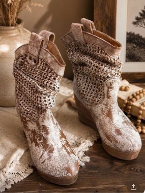 BED STU OSTEND DISTRESSED WOVEN SLOUCHY WEDGE BOOTS SIZE 6 Country Chic Leather